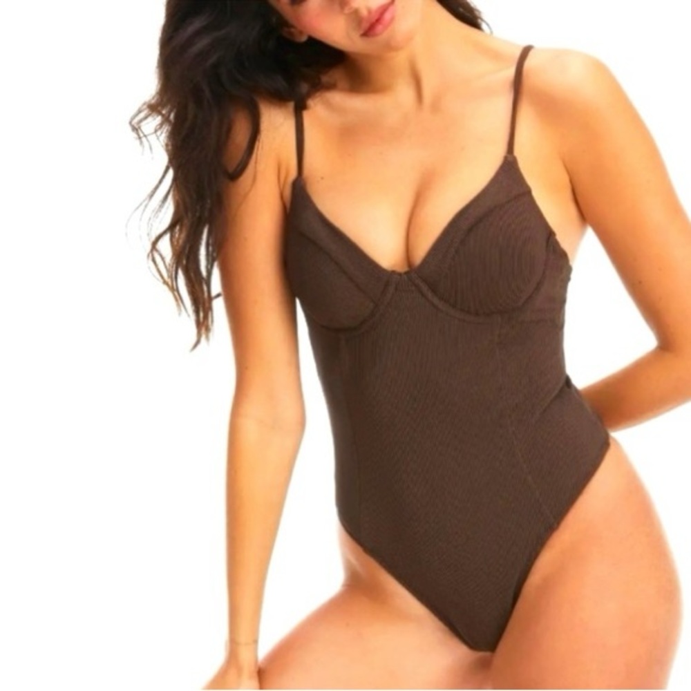 Good American Show Off Underwire One-Piece Swimsuit in Chocolate Plus Size 5